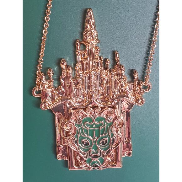 Wicked Emerald City Royal Palace Necklace - Picture 2 of 3